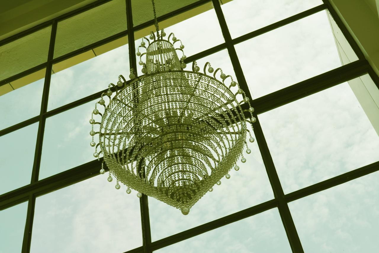 Oyo 10672 Hotel Riviera Nászik Kültér fotó