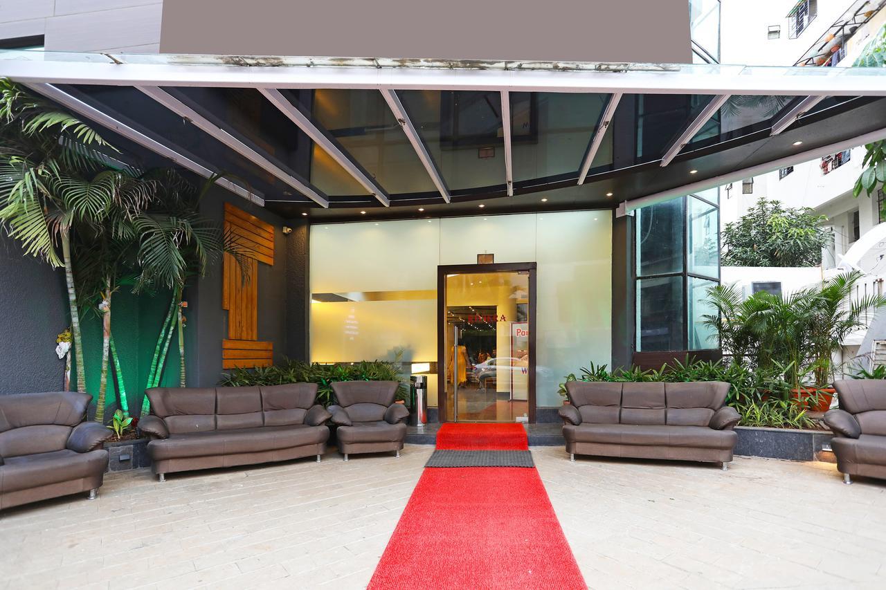 Oyo 10672 Hotel Riviera Nászik Kültér fotó