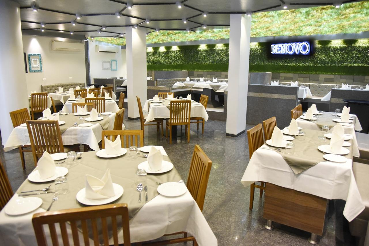 Oyo 10672 Hotel Riviera Nászik Kültér fotó