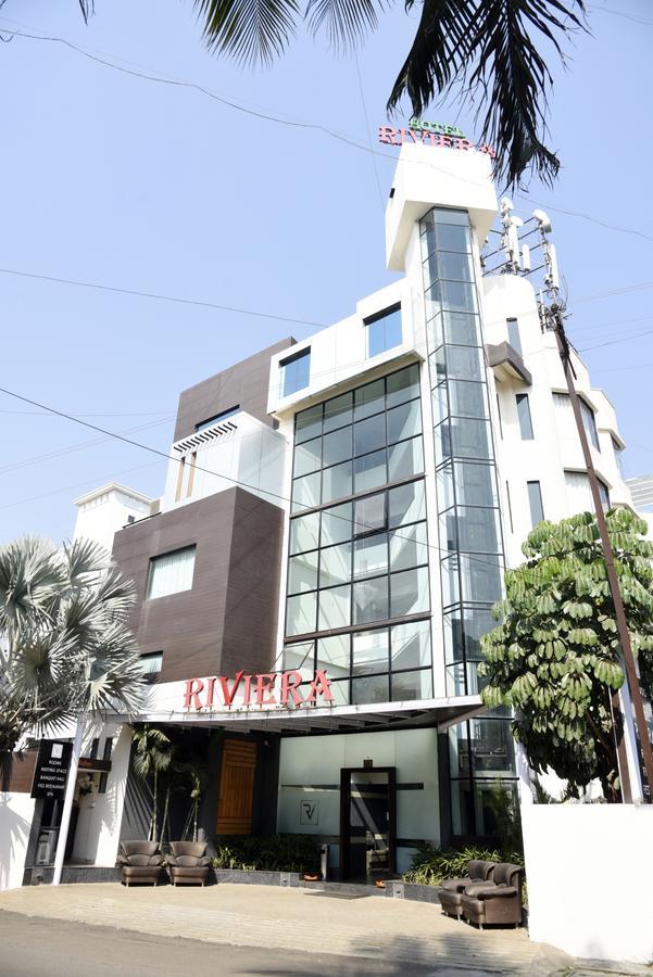 Oyo 10672 Hotel Riviera Nászik Kültér fotó